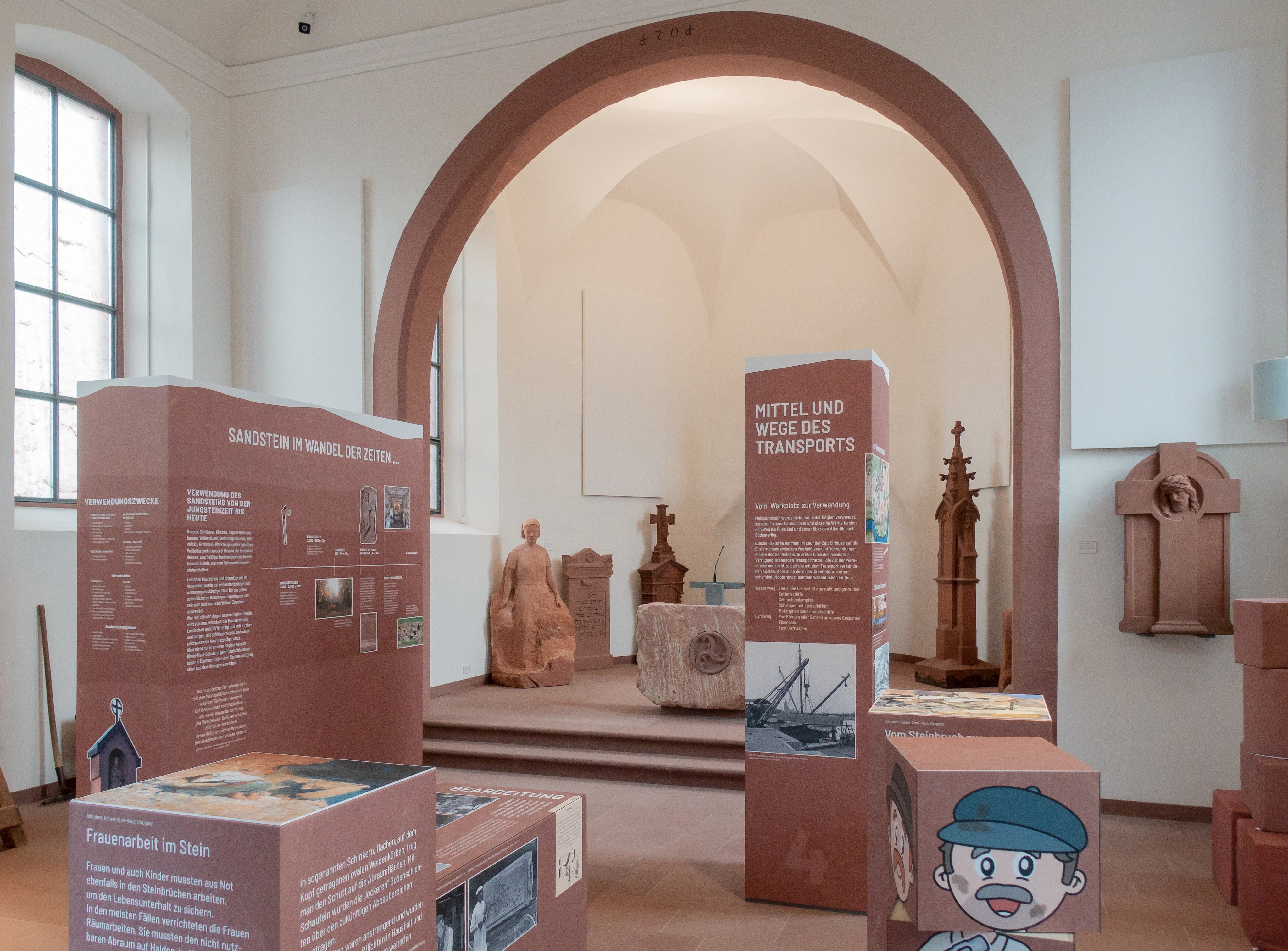 Dieser Besuch lohnt sich: In der ehemaligen Kirche in Collenberg-Reistenhausen erfahren Besucher*innen alles über die lange Historie der Buntsandsteingewinnung und Buntsandsteinverarbeitung.